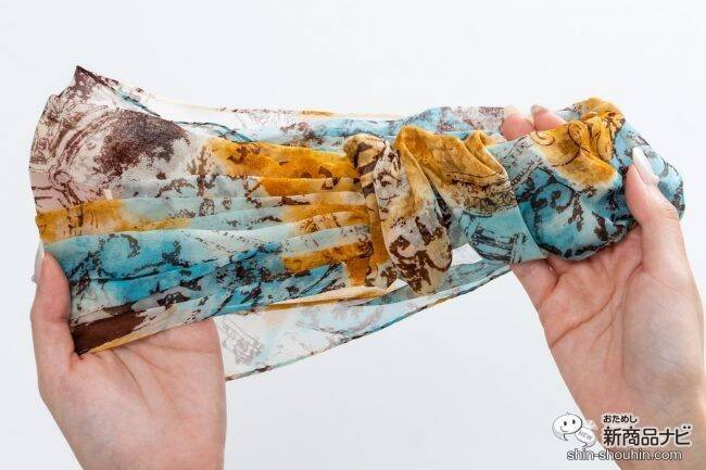 サッと首に通すだけ！ 時短でおしゃれな日本製のシルクスカーフ＆ストール『KINUWA-絹輪-』をおためし