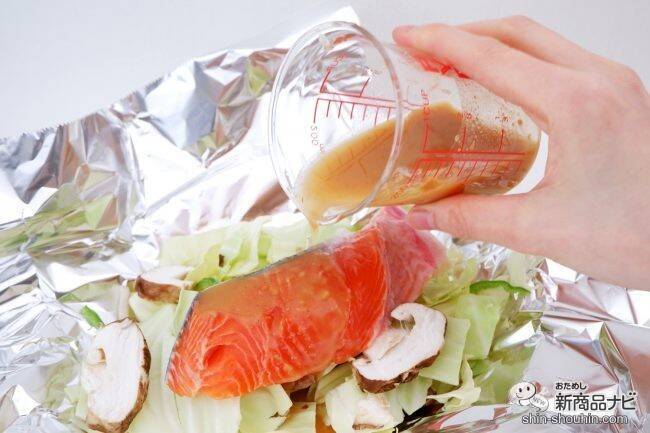 片手で使える便利なお味噌『ボトル合わせみそ』で鮭のちゃんちゃん焼きを作ろう