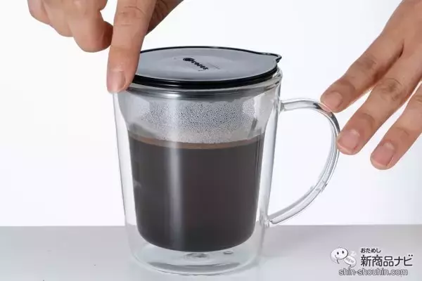 「ゴールドフィルターと保温マグがセットに！ コーヒーや紅茶を美味しく気軽に淹れられる『コレス　ゴールドフィルターダブルウォールマグ C412』」の画像