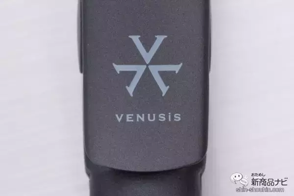 「持ち運びにも便利！ ミニサイズなのにハイスペックな『VENUSiS ポケットサロン ミニストレートヘアアイロン VAS-2200』が登場」の画像