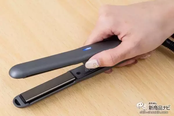 「持ち運びにも便利！ ミニサイズなのにハイスペックな『VENUSiS ポケットサロン ミニストレートヘアアイロン VAS-2200』が登場」の画像