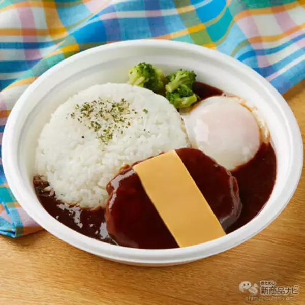 「『ファミリーマート・今週の新商品情報』新作スイーツは“ちいかわ”のプリントが可愛すぎる！『ちいかわ　わっふれーむ』や『ふわもち生大福（あずきホイップ&練乳）』ほか」の画像