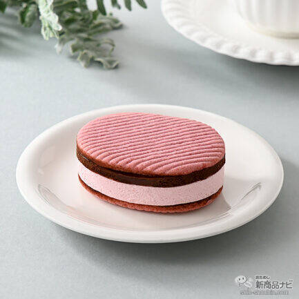 『ファミリーマート・今週の新商品情報』新作スイーツは“ちいかわ”のプリントが可愛すぎる！『ちいかわ　わっふれーむ』や『ふわもち生大福（あずきホイップ&練乳）』ほか