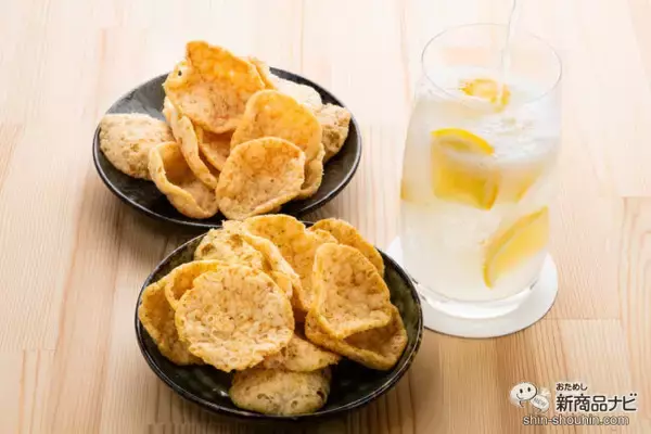 「お米の粒が響いてる！ お米のクラフトチップス『ザクザ 快晴しお味』『ザクザ 黄昏のり塩味』を軽快に楽しもう」の画像