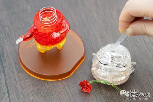 「立体パズル『クリスタルパズル』の新作「クレヨンしんちゃん」「クレヨンしんちゃん＆シロ」をおためし」の画像