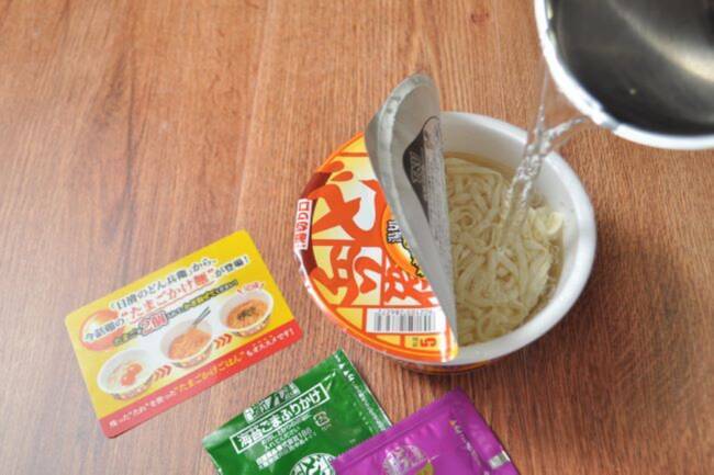 話題のたまごかけ麺が登場！ 『日清のどん兵衛 TKU たまごかけうどん』をおためしレビュー