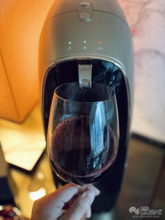 クリスマスはワインをカッコよく保管してパーティを！ 見た目も機能性もすごい『SANTUS ワインサーブマシーン』