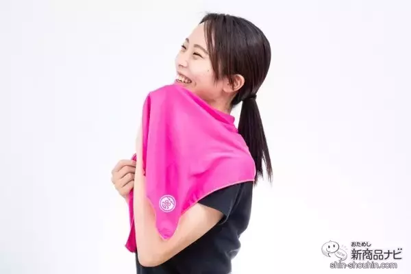 「濡らして振るだけであっという間に冷却！ 繰り返し使える不思議な冷感アイテム『夢ゲンクールタオル』で熱中症対策をためしてみた」の画像