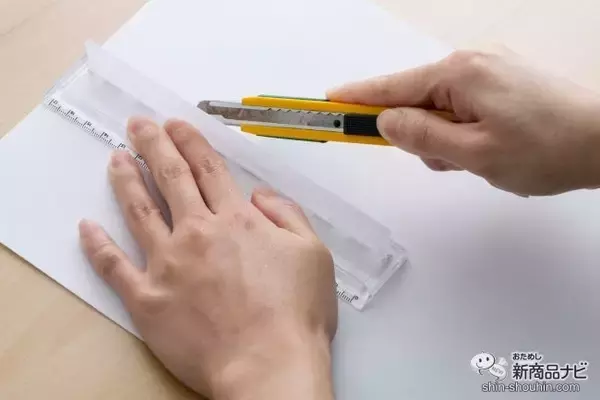 「カッター使用時の不安を解消！ 指先を安全にガードしてくれる定規『YUBITECT（ユビテクト）』を親子でおためし♪」の画像