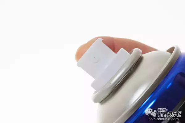 「いつまでも若々しくいたいミドル男性の必需品！ 『V-up ボリュームアップ ヘアスプレー シルバーグレイ』はグレイヘアの薄毛も自然にボリュームUP！」の画像