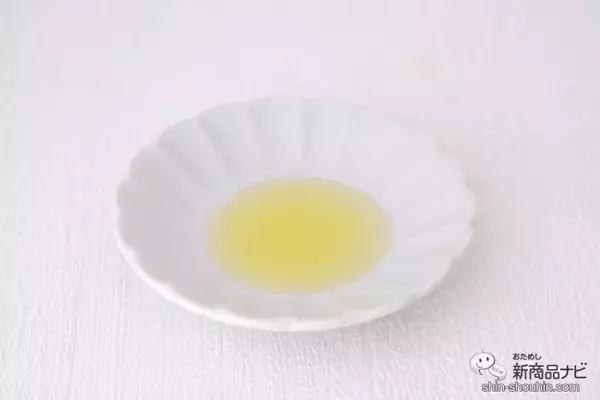 「抜群の爽やかさ『BOSCOシーズニングオイル レモン＆オリーブオイル』でいつもの料理にアクセントを」の画像