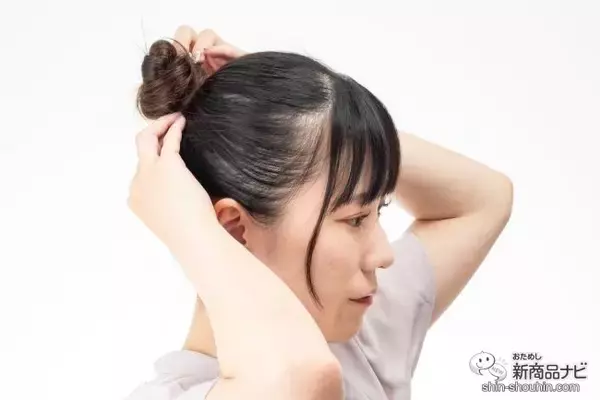 「【浴衣ヘア】プリシラのシュシュウィッグVS-39「ルーズスウィートカール」は手軽におしゃれなアップスタイルが楽しめる」の画像