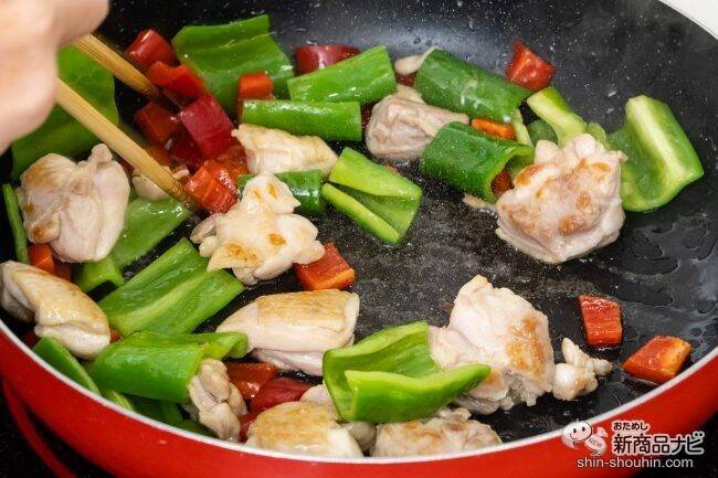 ピーマン嫌いが克服できるかも!? 箸が止まらなくなると噂のキッコーマン 『うちのごはん　鶏ももピーマン オイマヨ炒め』を食べてみた！