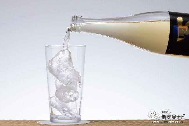 金色に輝く美しいパッケージ！ スモーキーな香りとまろやかな舌触りの『樽貯蔵麦焼酎 百式』