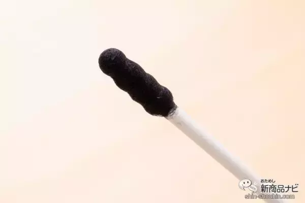 「旅行先でも出張先でも！ 『至福の360度耳かき綿棒』に黒の個包装タイプが新登場！ 新採用「でこぼこヘッド」の使い心地は？」の画像