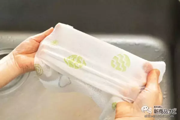 「ギュッとしぼれてくり返し使える『スコッティ ファイン 洗って使えるペーパータオル プリント 60カット 1ロール』をおためし！」の画像