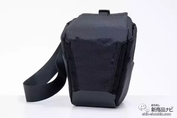 「一眼レフをコンパクトに持ち運ぼう！機能性抜群な『ハクバ プラスシェル トレック 04 ズームバッグ M／S』」の画像