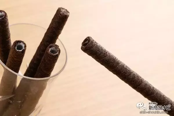 「ピコラシリーズに新たな仲間『黒いピコラ ミルク味』が登場！ 定番の「チョコレート」「いちご」もパッケージを新たな装いへ♪」の画像