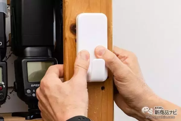 「【賃貸におすすめ粘着フック】4.5kg/6.8kgの史上耐荷重！ なのに壁を傷つけない『コマンド フック XLサイズ∕XXLサイズ』なら、ついにバッグを掛けられるか」の画像