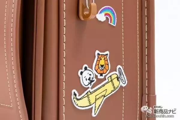 「【新登場】貼るのが楽しくて止まらない!? 『絵本作家 谷口智則コラボ 池田屋ランドセル用刺繍シール』をおためししてみた」の画像