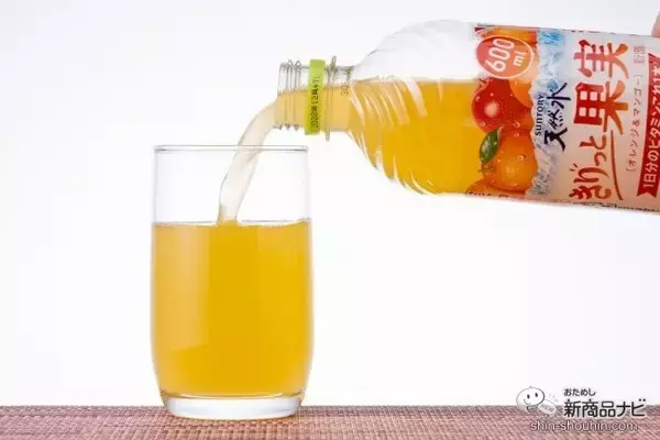 「ヘルシーに水分補給！ たっぷり果実でビタミンも摂れる『サントリー天然水 きりっと果実 オレンジ＆マンゴー』【熱中対策】」の画像