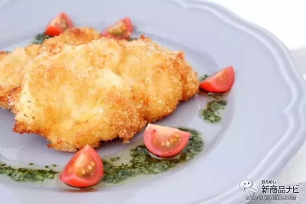 「国内産の豚骨、鶏ガラ、野菜などのうま味エキスをたっぷり配合した万能調味料『超湯（チャオタン）』でチキンカツを作ろう」の画像