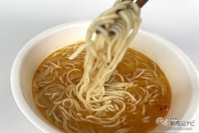 新発売！「一蘭とんこつ炎」で辛いだけじゃない、燃えるような旨味を実現！