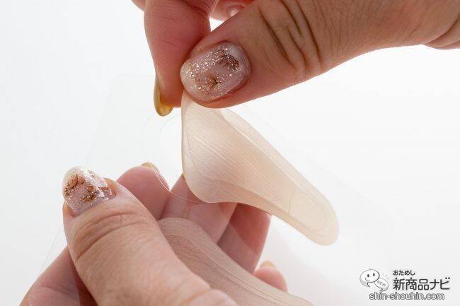 目元に貼って寝るだけ！ 約2,800本の微細な針（※1）でハイドロキノン（※2）を角質層まで注入する『マイクロニードルケアパッチ HQ』で集中ケア