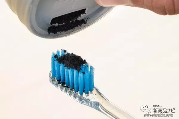 「おしゃれな缶入りパウダー歯磨き粉！ 真っ黒＆真っ白な『ミスタースモーキー・ホワイトドクトル』でオーラルケアを」の画像