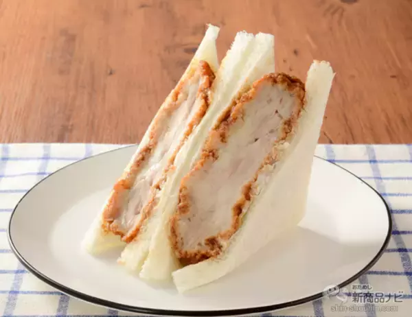 「『ローソン・今週の新商品情報』苺スイーツ続々！『ホボクリム ほぼほぼクリームのシュー（いちご）』や『いちごのトリコ！ ベリーベリーケーキ』ほか」の画像