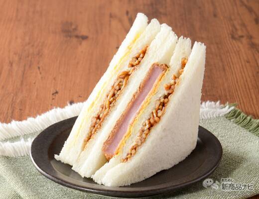 『ローソン・今週の新商品情報』苺スイーツ続々！『ホボクリム ほぼほぼクリームのシュー（いちご）』や『いちごのトリコ！ ベリーベリーケーキ』ほか