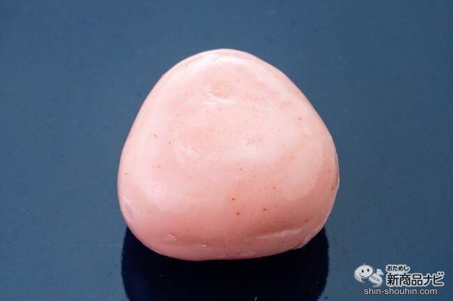 【コンビニ限定】定番キャンディーが3層構造に！  『サクマ いちごみるくストロベリーチョコがけ』が贅沢過ぎ
