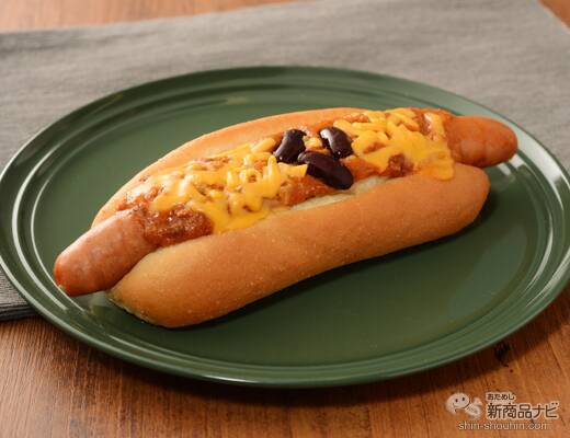 『ローソン・今週の新商品情報』クリスマスケーキと骨つきチキン一挙発売！『ブッシュ・ド・ノエル』『いちごのクラシックショート 3号』『黄金チキン ローストレッグ』ほか