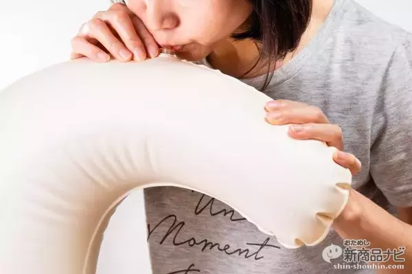 「ママライターが体験！リッチェル『ふかふか授乳クッション』はなぜ人気？エアタイプのメリットを徹底検証！」の画像