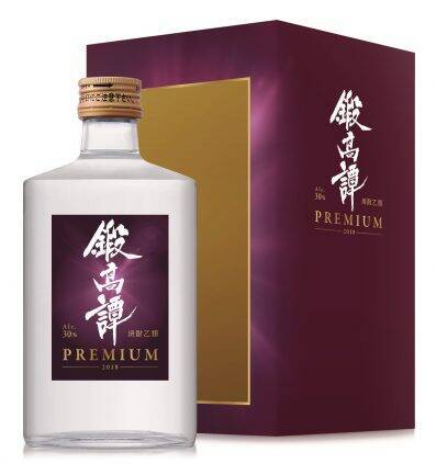 今すぐ予約を！1000本だけの限定販売！しそ焼酎「鍛高譚（たんたかたん）プレミアム」は、今年収穫の赤シソだけを使用した、アルコール分30%の乙焼酎。まさにプレミアムな味わい！