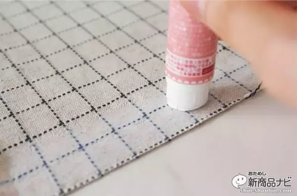 「簡単に作れる！『裁ほう上手 スティック』で縫わずにオリジナルのティッシュケースを作ろう！」の画像