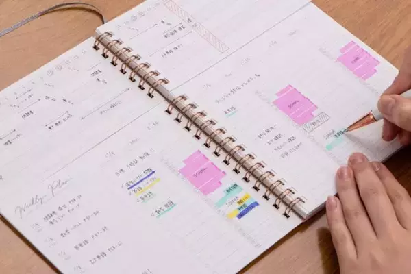 「勉強や仕事の効率アップだけじゃない！マルチに使えるノート スタディプランシリーズから大人も使える『ツインスタディ』が登場！」の画像