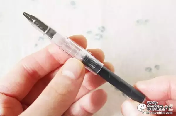 「美しいカリグラフィーが手軽に楽しめる万年筆『ハイエース ネオ クリア カリグラフィー』」の画像