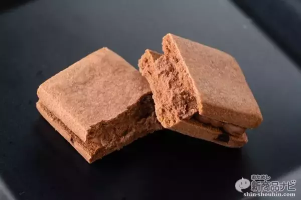 「嘘でしょ!? ビスケットにクリームが入っても糖質50％オフ!? 『SUNAO クリームサンド＜Wチョコレート＞＜アーモンド＆バニラ＞』」の画像