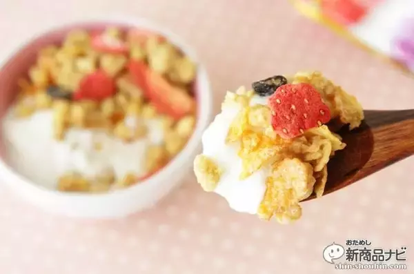 「大幅リニューアルで“いちご感”の存在感がグッとアップ。 グラノラファンに人気の『ケロッグ フルーツグラノラ 朝摘みいちご』を食べてみた！」の画像