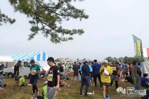 「『2019 ユニセフカップ にしのみや甲子園ハーフマラソン』にロルフが初参加！ ベビーチーズ サンプリング＆贈呈式でランナーたちへエールを送る！」の画像