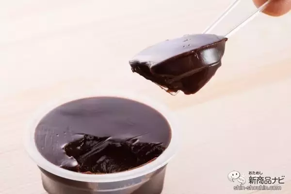 「大阪土産の呼吸チョコがムースになって新登場！『呼吸チョコ贅沢ムース＜ミルクチョコ味／プラリネ味＞』のなめらかな味わいにとろけちゃう！」の画像