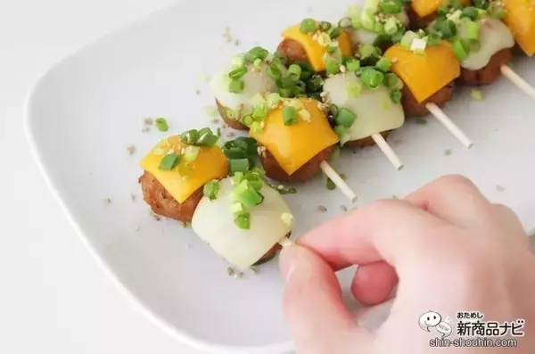 「手抜きに見せない！ 『塩レモン味 国産鶏 鶏つくね串』でおうち居酒屋メニューを一品を作ろう！」の画像