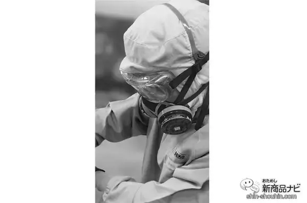 「一般的な辛さの100倍!? 250倍!? 防毒マスクで作る『地獄柿の種 毒辛・毒辛Ω』とは一体どんな辛さなのか実際に食べてみた！」の画像