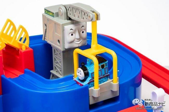 おうち遊びが充実！ 『きかんしゃトーマス　レッツゴー大冒険！』は指先から脳を鍛える知育玩具！