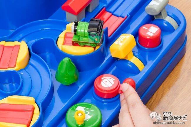 おうち遊びが充実！ 『きかんしゃトーマス　レッツゴー大冒険！』は指先から脳を鍛える知育玩具！