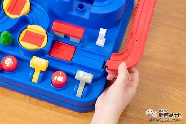 「おうち遊びが充実！ 『きかんしゃトーマス　レッツゴー大冒険！』は指先から脳を鍛える知育玩具！」の画像