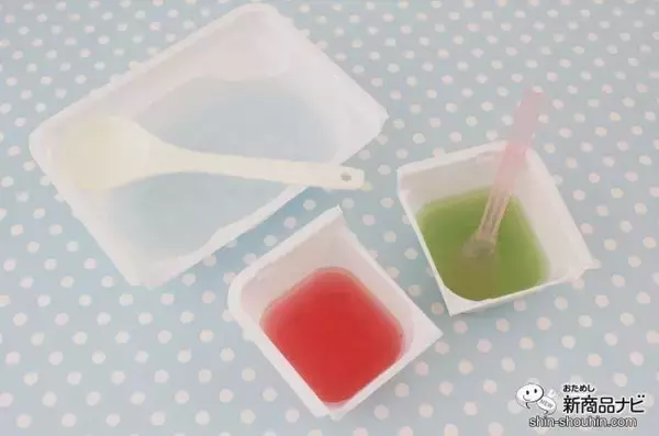 「限定フレーバーが新登場！ 実験みたいなふしぎな体験ができる知育菓子Ⓡ『つかめる！ふしぎ玉 スイカ味＆メロン味』をやってみよう！」の画像