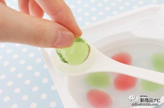 限定フレーバーが新登場！ 実験みたいなふしぎな体験ができる知育菓子Ⓡ『つかめる！ふしぎ玉 スイカ味＆メロン味』をやってみよう！