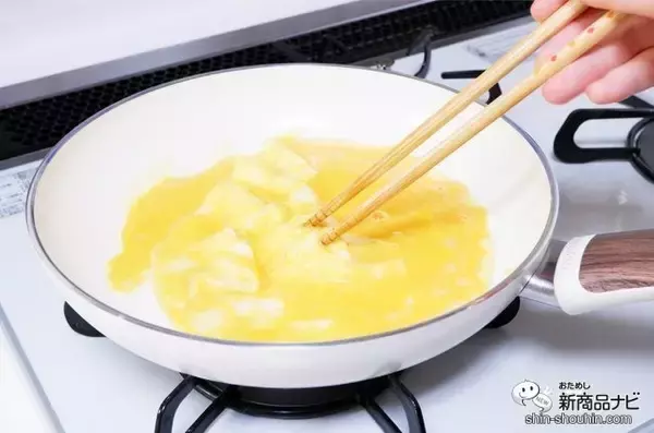 「用意するのはたまご3個だけ!? 理研ビタミン『わかめときくらげの玉子炒めの素』でパパっと一品！」の画像